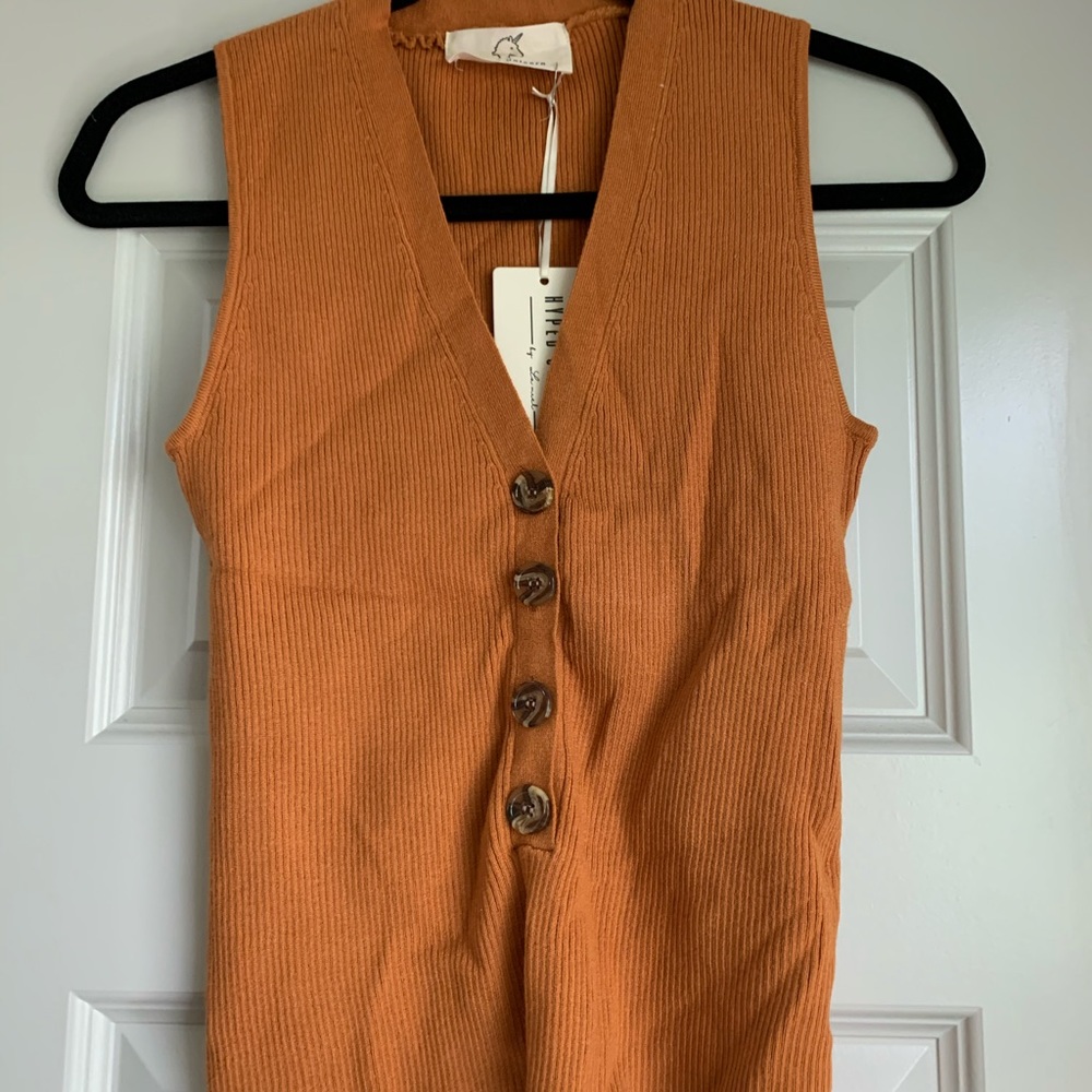 BNWT Women’s Crop Burnt Orange Top